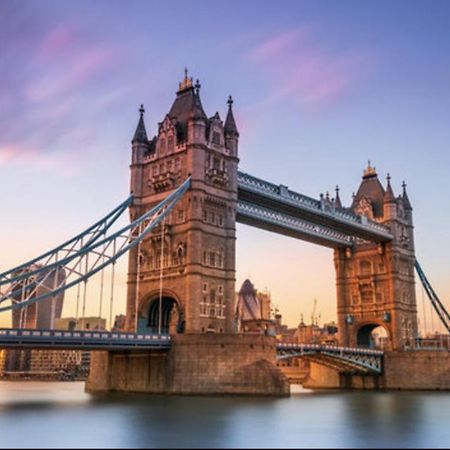 Nice Flat In Heart Of Londres Exterior foto