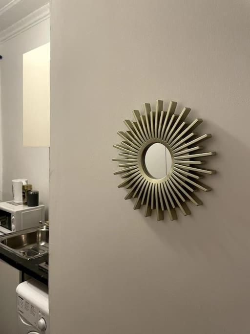 Nice Flat In Heart Of Londres Exterior foto